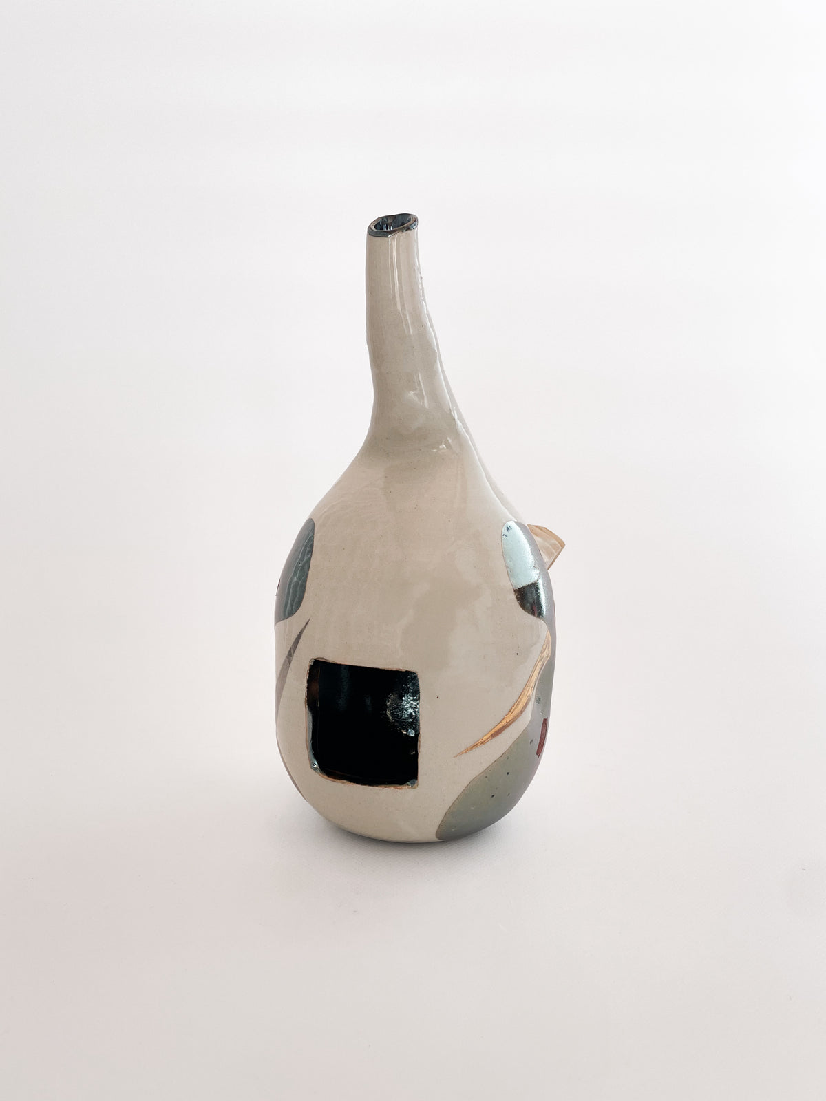 WHITE ELEPHANT sake carafe